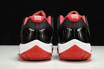 RED JORDAN LOW RETRO BLACK 
